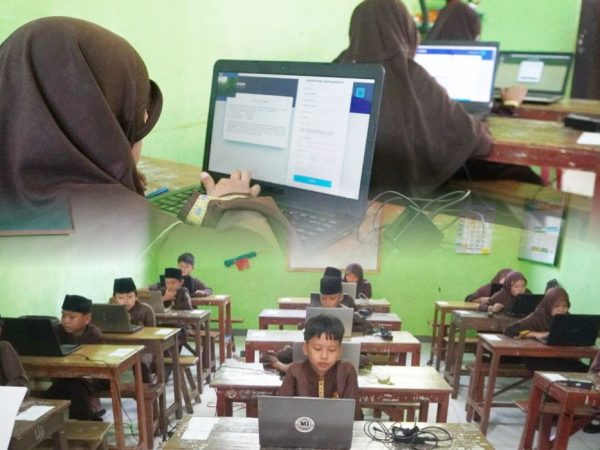 Hari Pertama ANBK MI Kenongomulyo Berjalan Lancar